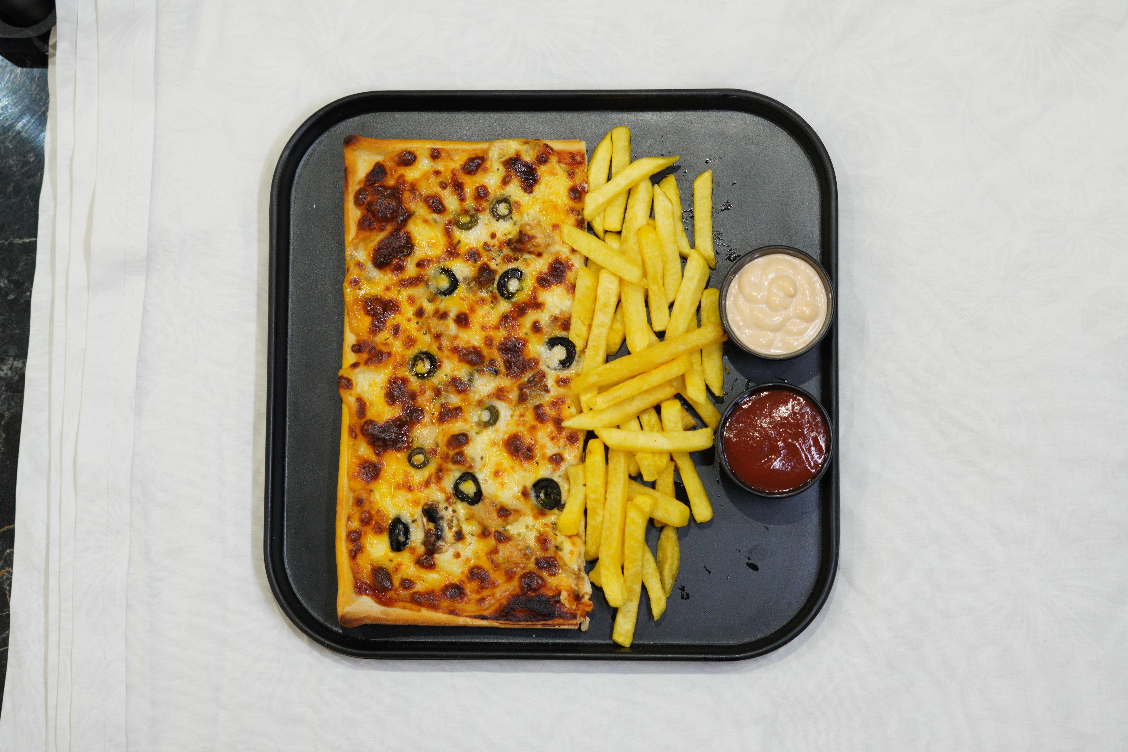 پیتزا پاتیس چیکن آلفردو